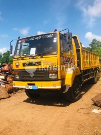 Lorry for sale in Hambanthota