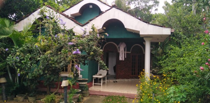 Land with House for Sale Nikaweratiya