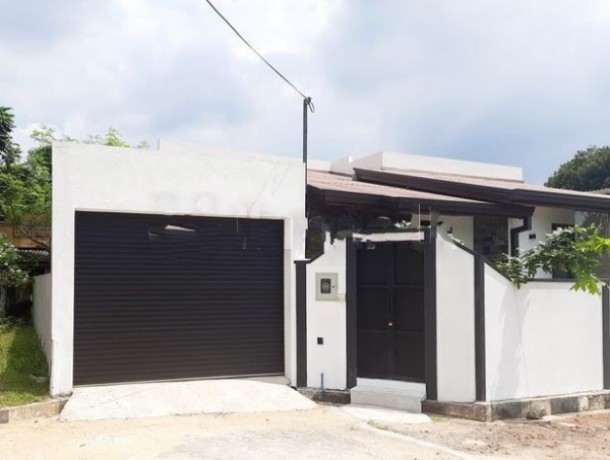 Brand New 3 Bed Room House for Sale in Piliyandala