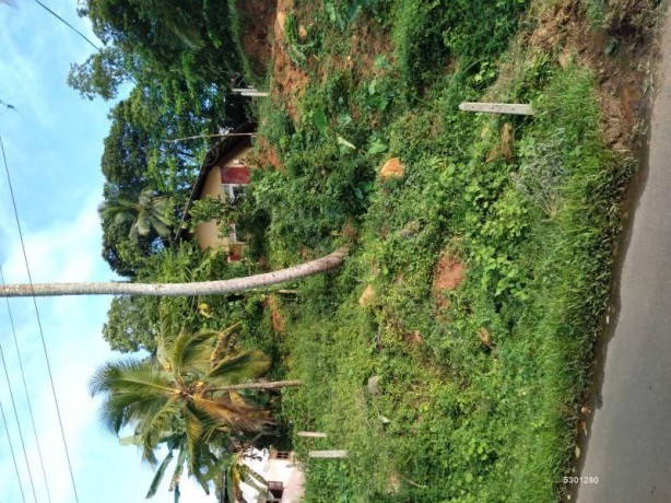 21 perches land with house for sale in Galle