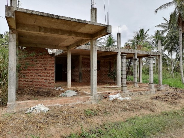 Half Constructed House for Sale Kuliyapitiya