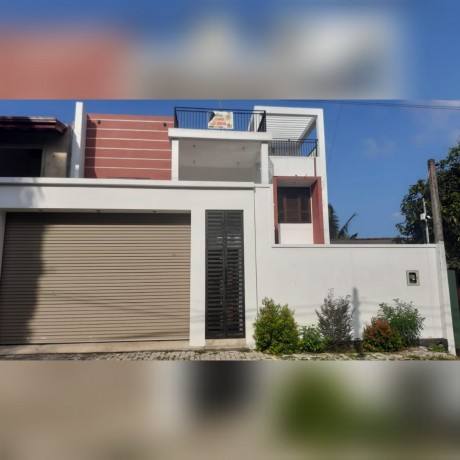 Newly built 3 stories luxury house for sale in Panadura