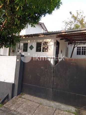 House for Sale in Athurugiriya