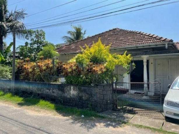 House with 17 Perches Land for Sale in Moratuwa