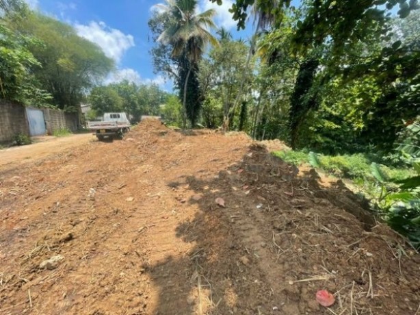 Commercial Land for Sale in Ambepussa Town